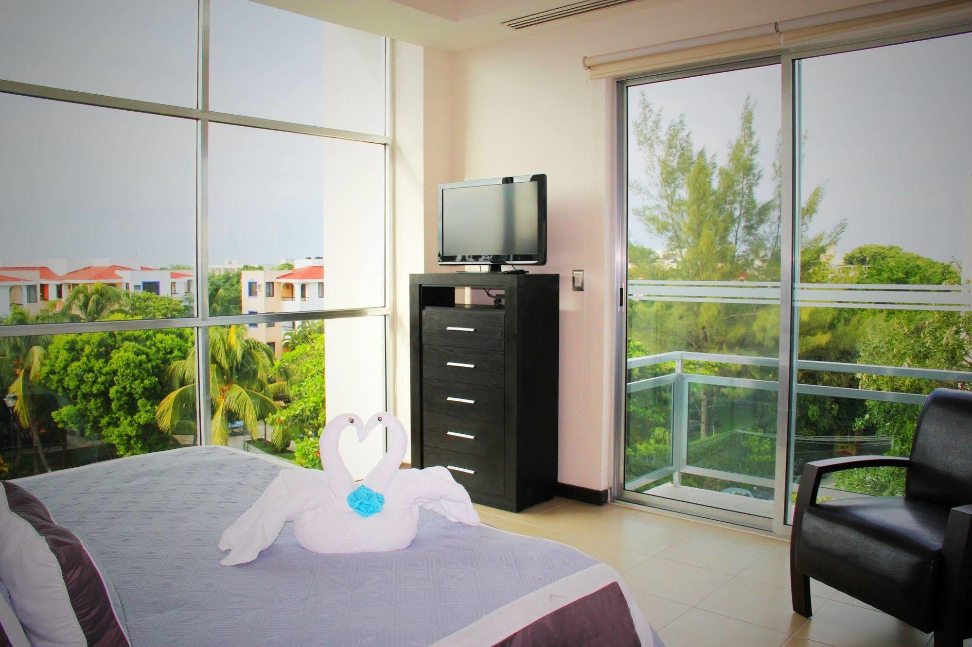Condoplaza San Pedro Playa del Carmen Eksteriør billede
